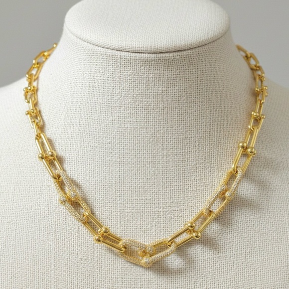 Elegant 14K Gold Plated Cubic Zirconia Graduated U Link Chain Necklace - Picture 8 of 8